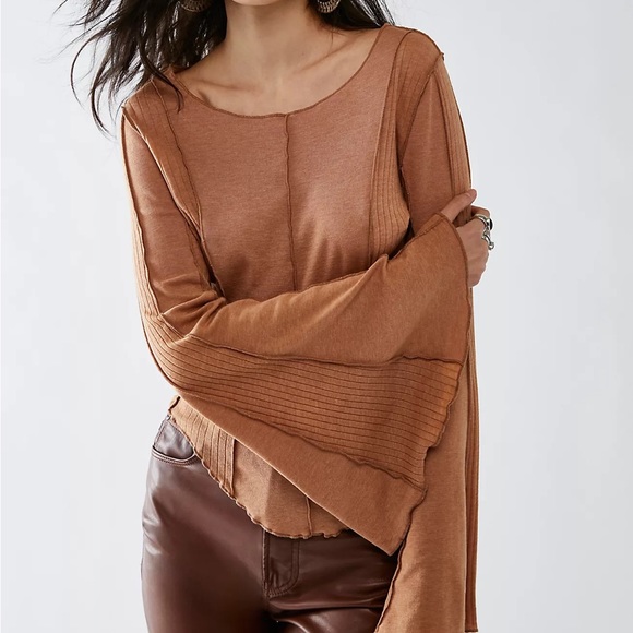 NWOTS FREE PEOPLE FLARED SLEEVE TEE (XL) - Picture 3 of 13